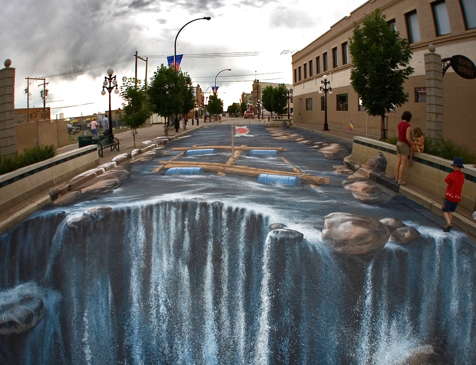 La catarata pintada en la calle.